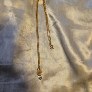 Elegant Gold Necklace with Pendant